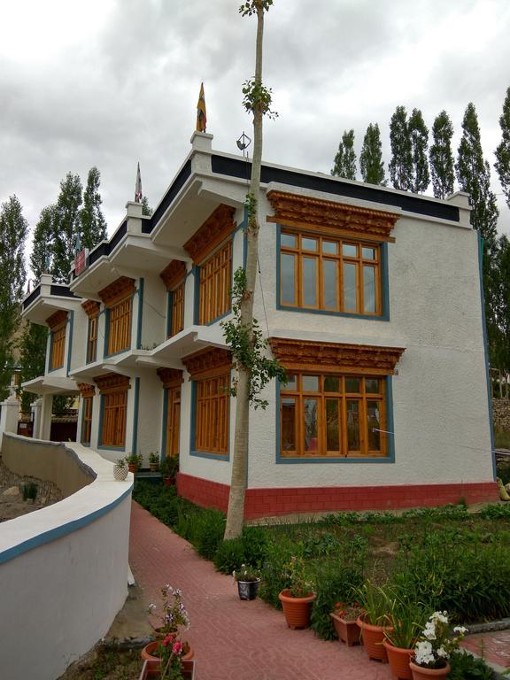 Nathula Guest House Leh Exteriör bild